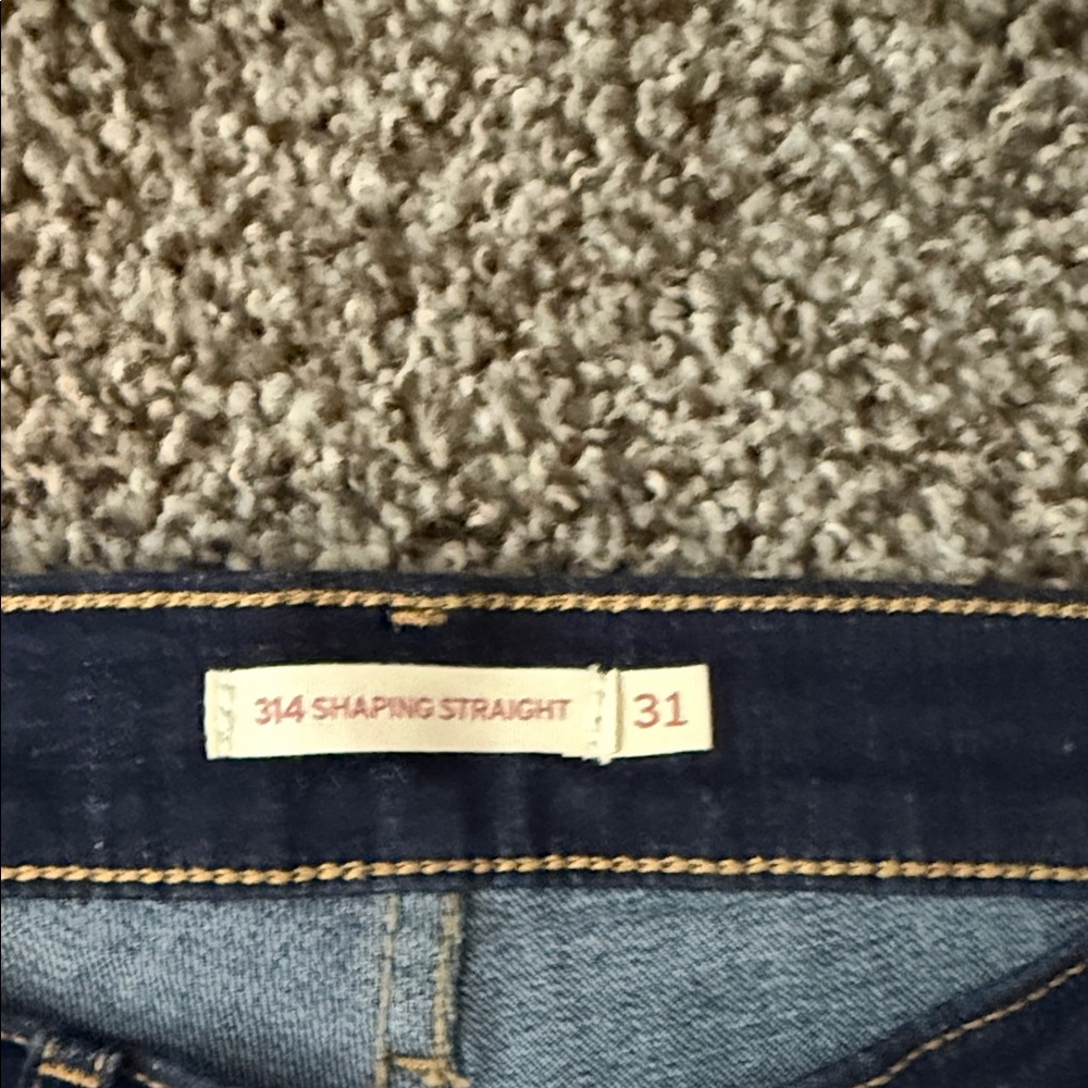 Women's 314 Levi’s Shaping Straight Jeans 31/32 - Picture 3 of 4